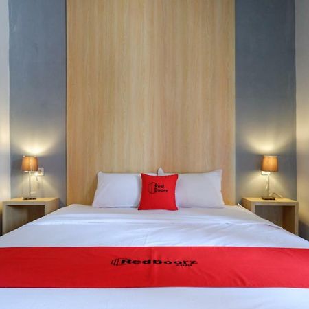 Reddoorz Syariah Near Alun Alun Tegal Otel Dış mekan fotoğraf