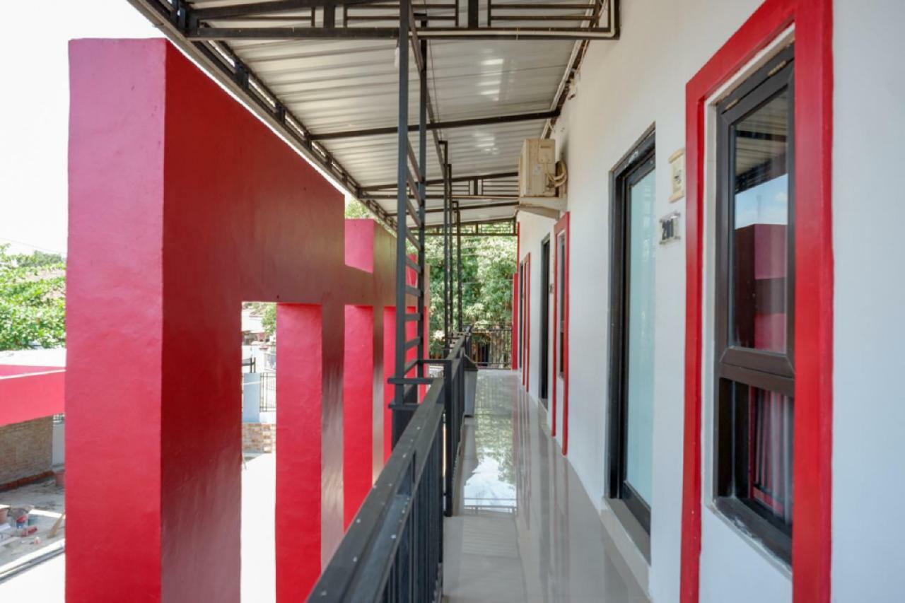 Reddoorz Syariah Near Alun Alun Tegal Otel Dış mekan fotoğraf