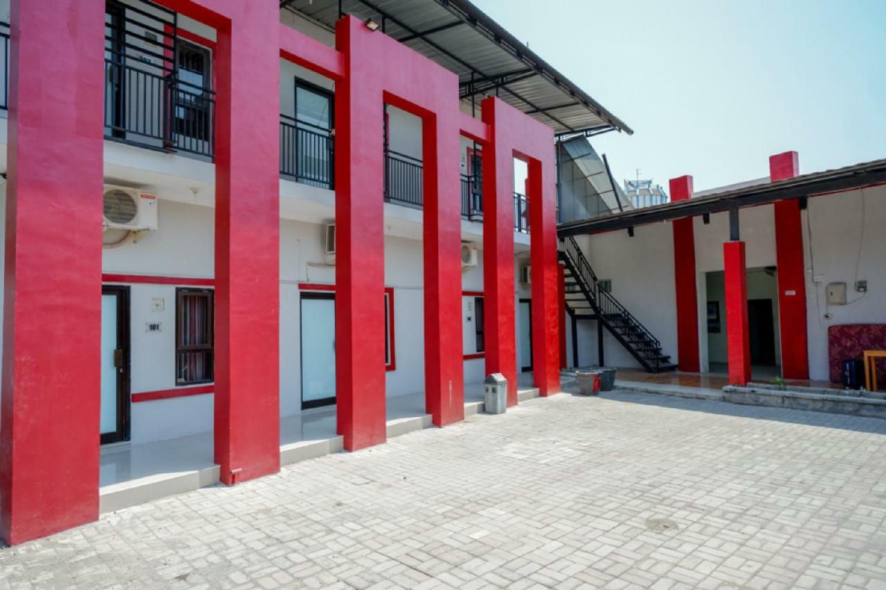 Reddoorz Syariah Near Alun Alun Tegal Otel Dış mekan fotoğraf