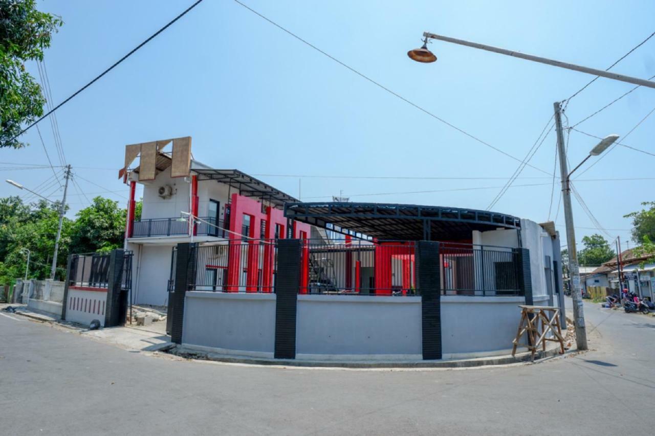 Reddoorz Syariah Near Alun Alun Tegal Otel Dış mekan fotoğraf