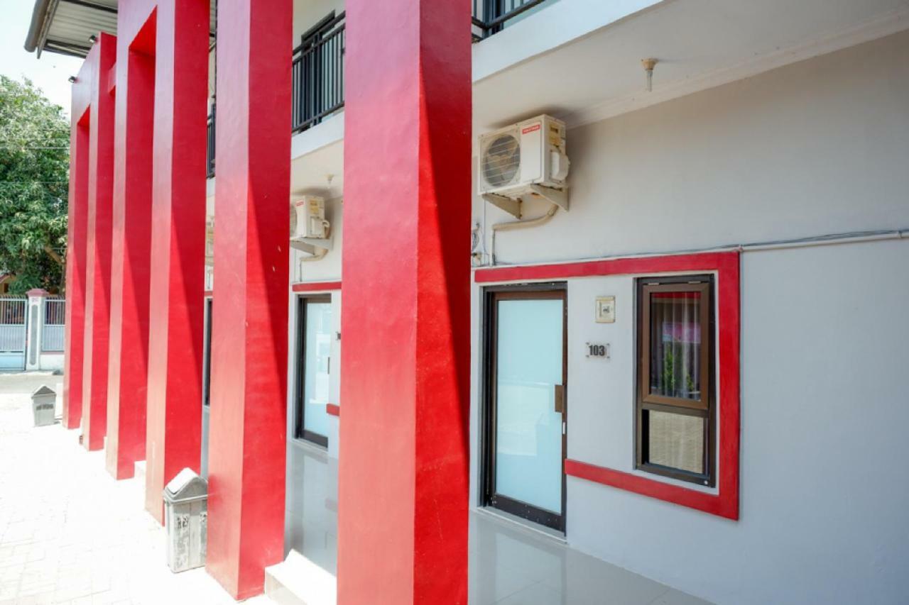 Reddoorz Syariah Near Alun Alun Tegal Otel Dış mekan fotoğraf