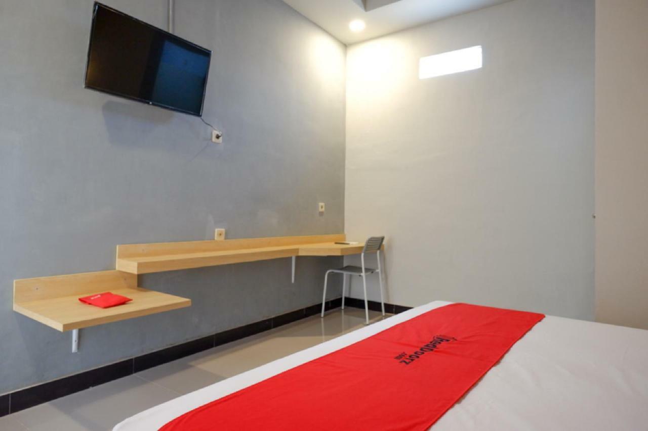 Reddoorz Syariah Near Alun Alun Tegal Otel Dış mekan fotoğraf