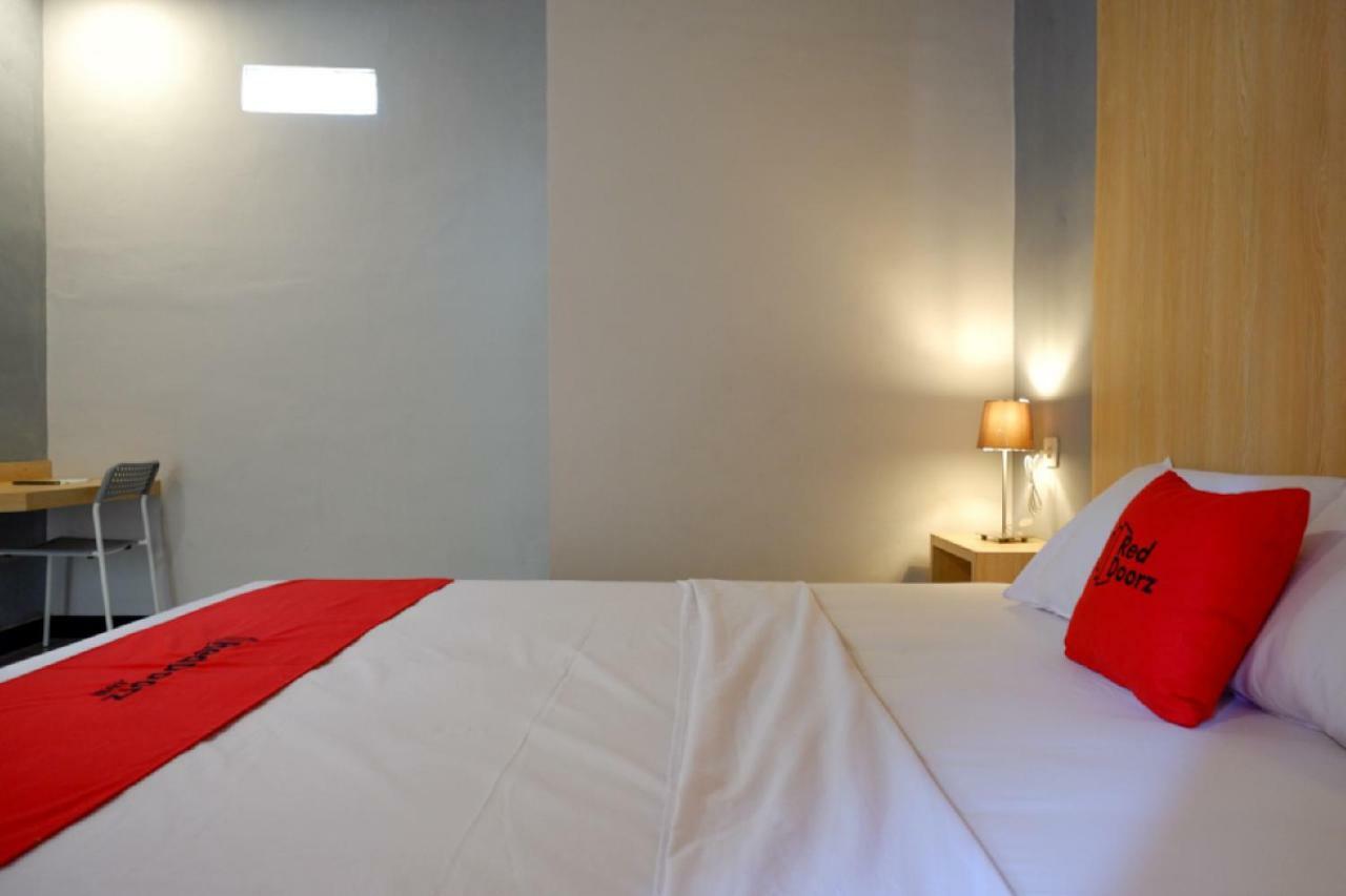 Reddoorz Syariah Near Alun Alun Tegal Otel Dış mekan fotoğraf