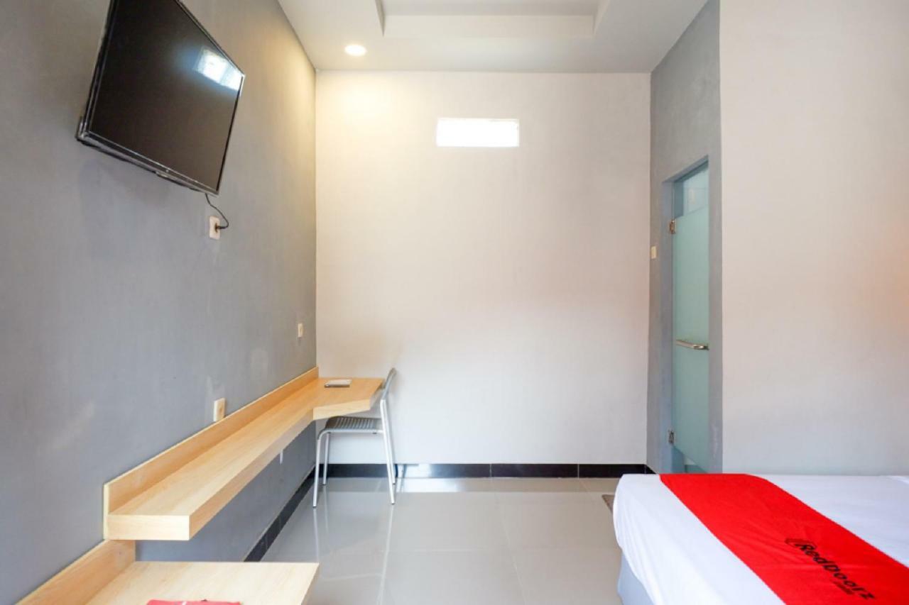 Reddoorz Syariah Near Alun Alun Tegal Otel Dış mekan fotoğraf